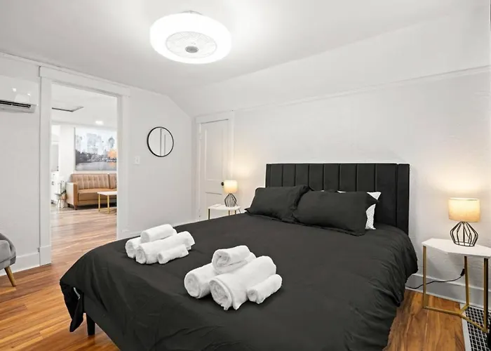 The Heights Nook Peaceful Getaway With A Den Peoria
