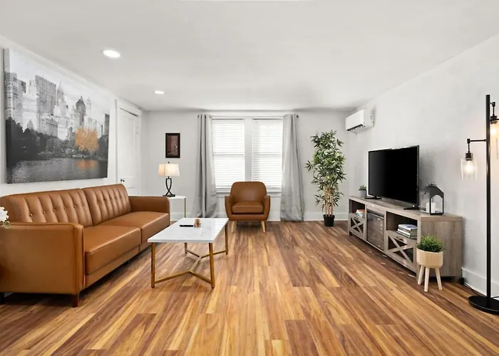 The Heights Nook Peaceful Getaway With A Den Holiday home Peoria